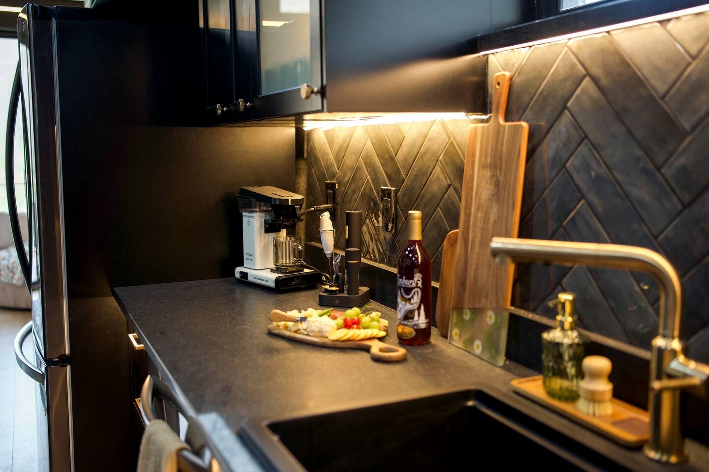 Riverfront, Modern A-Frame on the Allegheny River, Perfect for a Romantic Weekend to Unwind