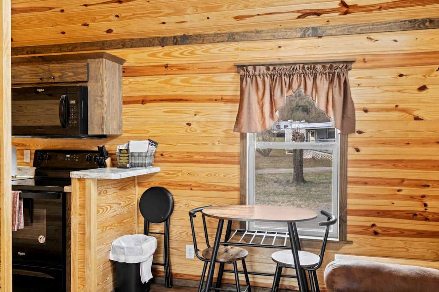 Outstanding Tiny House with Fire Pit and Barbecue in Sylva, North Carolina