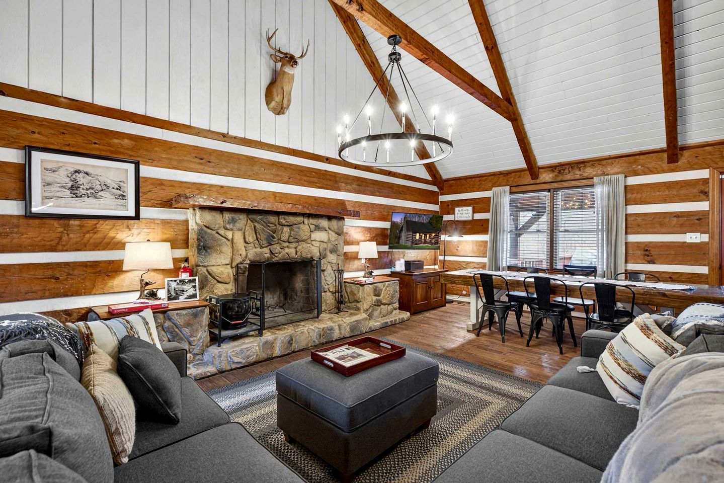 Spacious Riverfront Cabin with Hot Tub Near Shenandoah River, Maurertown, Virginia