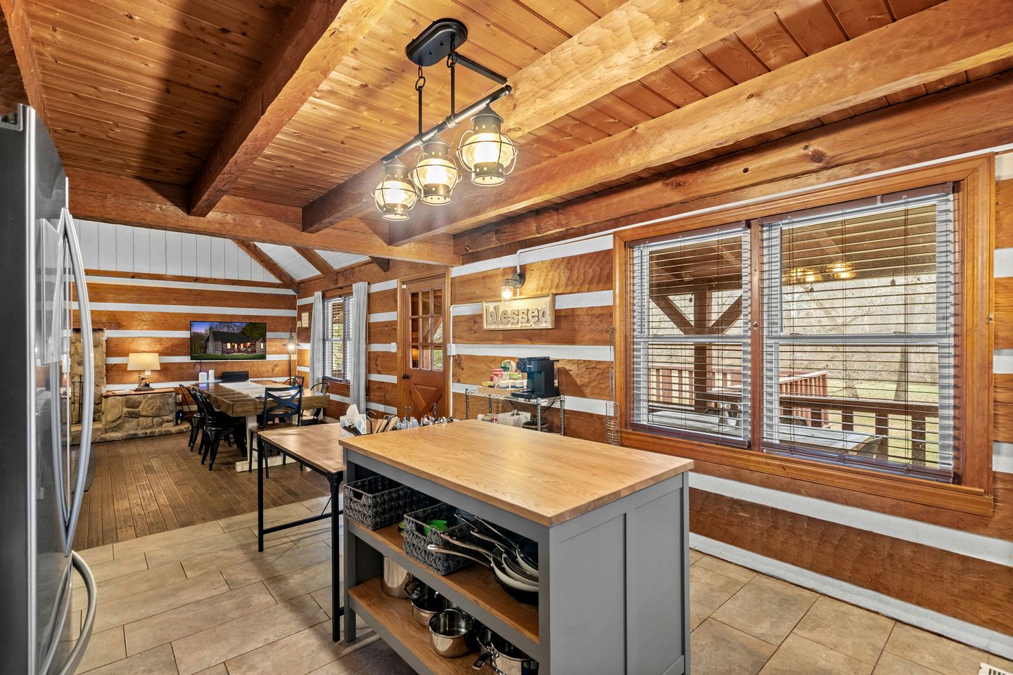 Spacious Riverfront Cabin with Hot Tub Near Shenandoah River, Maurertown, Virginia