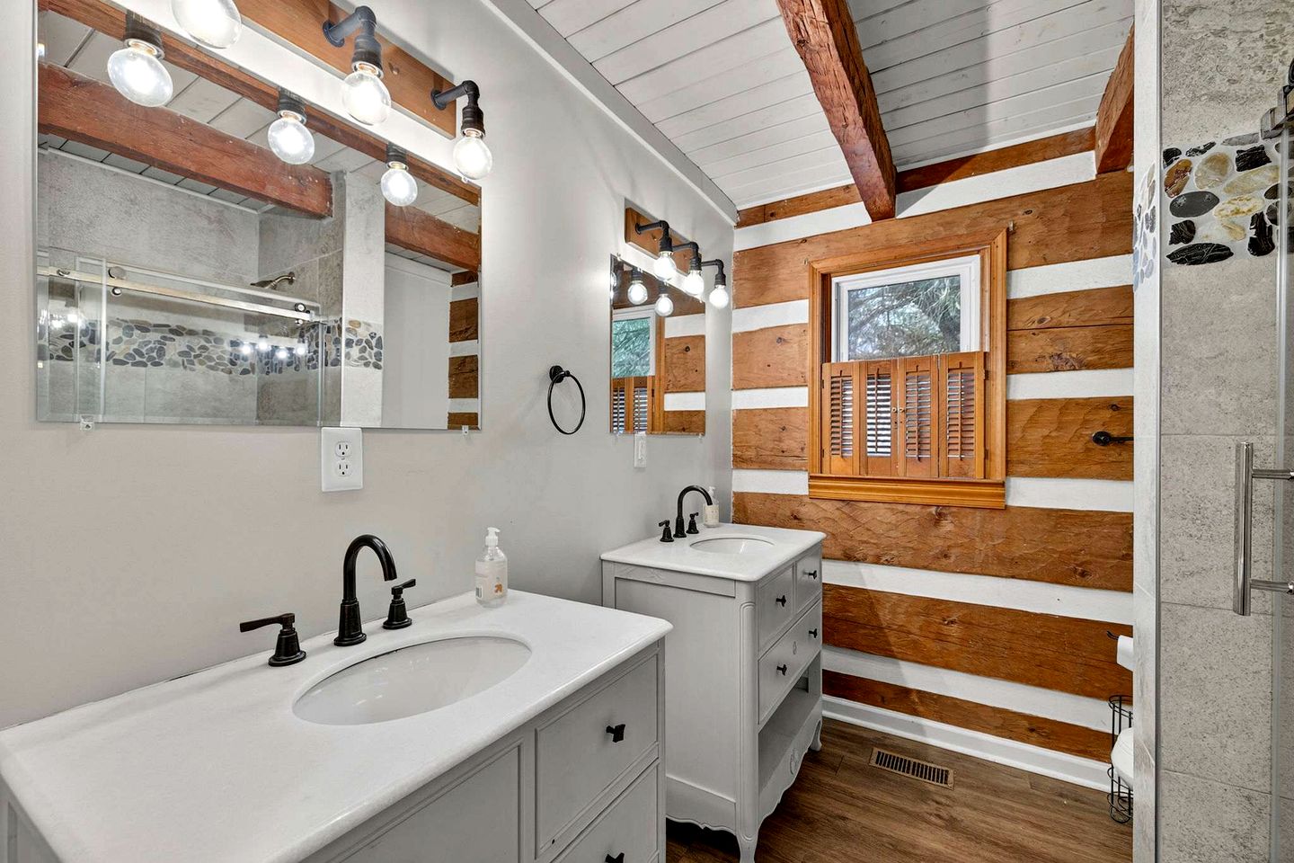 Spacious Riverfront Cabin with Hot Tub Near Shenandoah River, Maurertown, Virginia