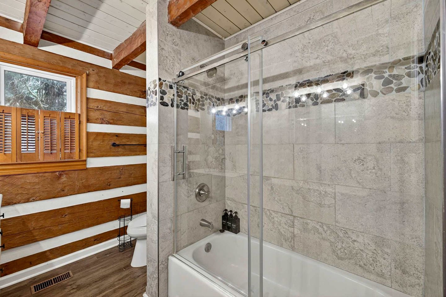 Spacious Riverfront Cabin with Hot Tub Near Shenandoah River, Maurertown, Virginia