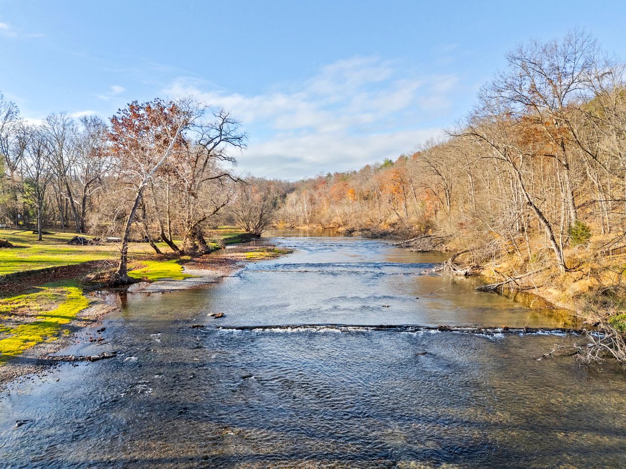 Spacious Riverfront Cabin with Hot Tub Near Shenandoah River, Maurertown, Virginia