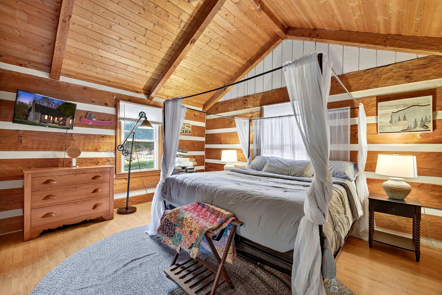 Spacious Riverfront Cabin with Hot Tub Near Shenandoah River, Maurertown, Virginia