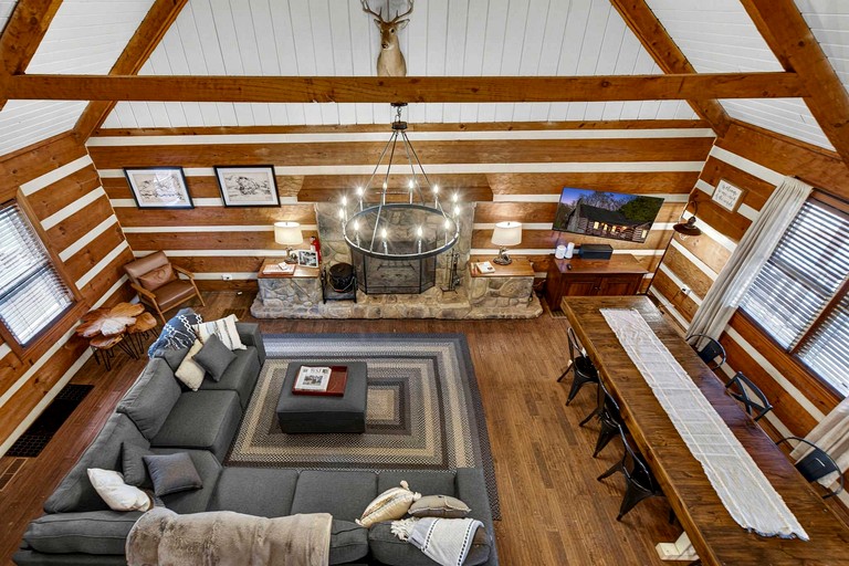 Cabins (United States of America, Maurertown, Virginia)