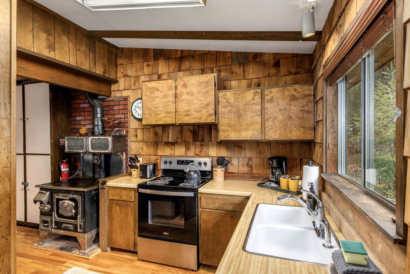 Pet-Friendly Cabin Wonderful for a Romantic Getaway in Leavenworth, Washington