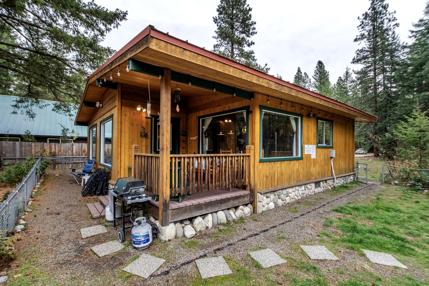 Pet-Friendly Cabin Wonderful for a Romantic Getaway in Leavenworth, Washington