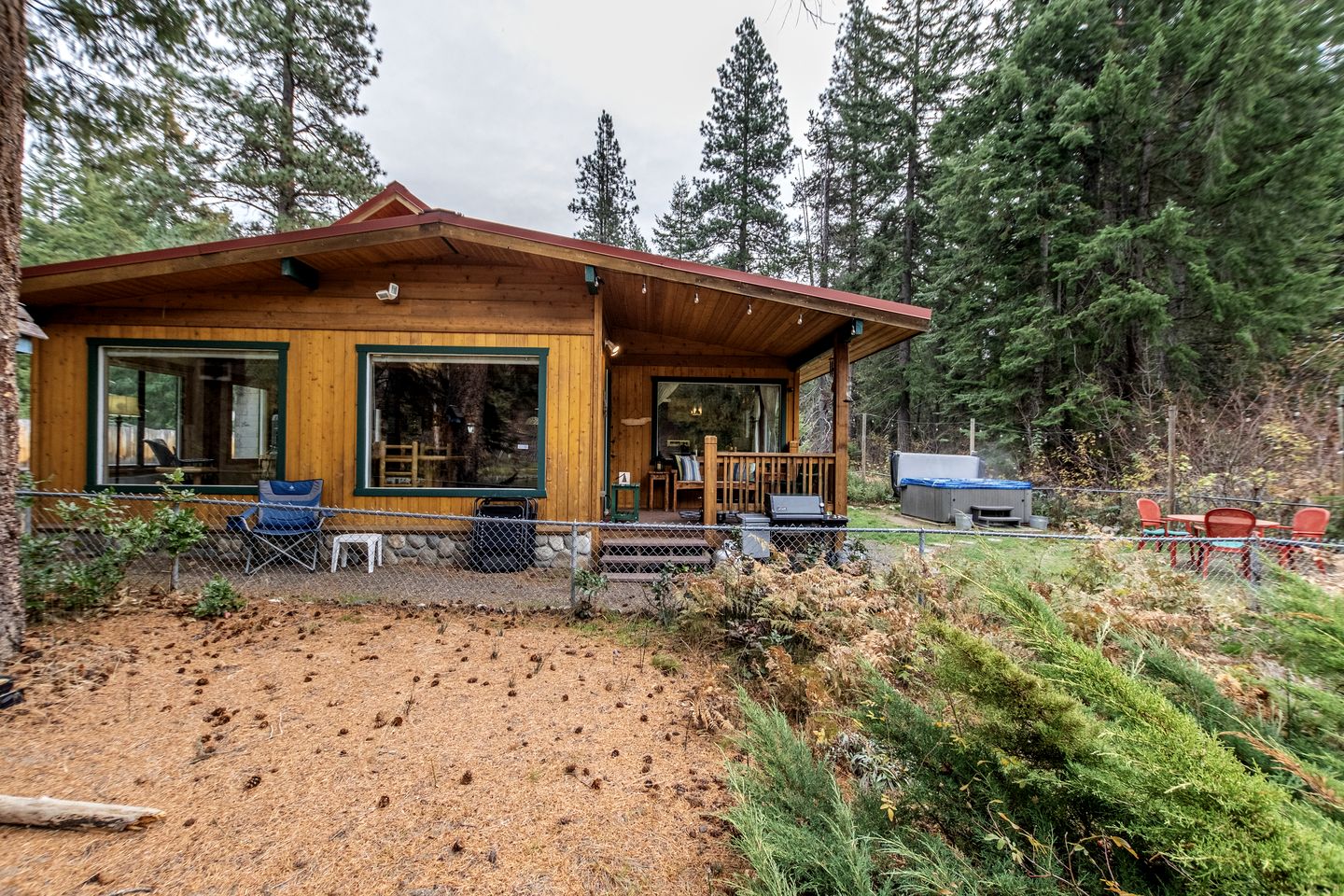 Pet-Friendly Cabin Wonderful for a Romantic Getaway in Leavenworth, Washington