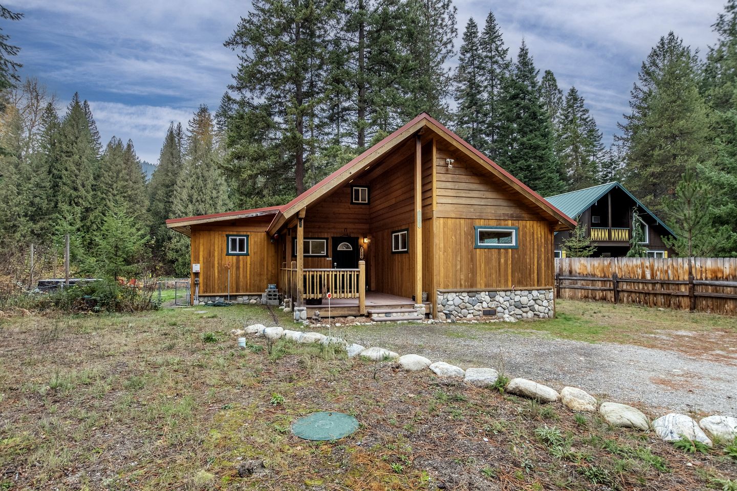 Pet-Friendly Cabin Wonderful for a Romantic Getaway in Leavenworth, Washington