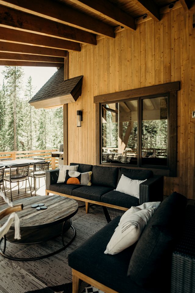 Spectacular Luxury Cabin with Jacuzzi and Breathtaking Design Spaces in Colorado