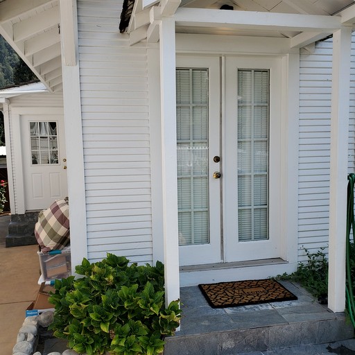 Cottages (United States of America, Dunsmuir, California)