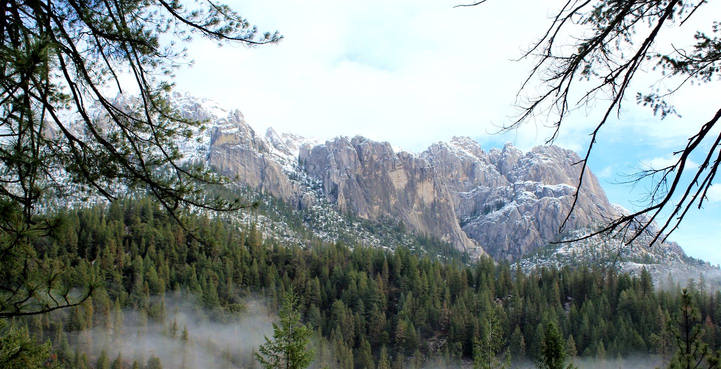 Laid-Back Cottage Getaway for Adventure and Quiet Evenings in Dunsmuir, California