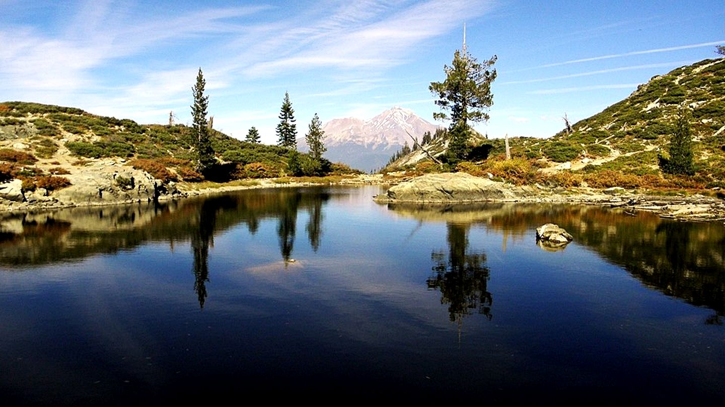 Laid-Back Cottage Getaway for Adventure and Quiet Evenings in Dunsmuir, California