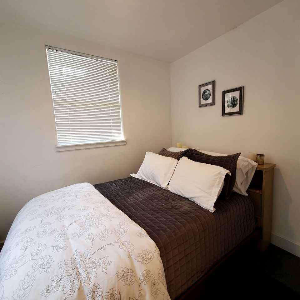 Laid-Back Cottage Getaway for Adventure and Quiet Evenings in Dunsmuir, California