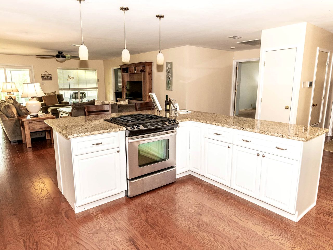 Pet-Friendly Cabin on the Banks of the Colorado River in Bastrop, TX