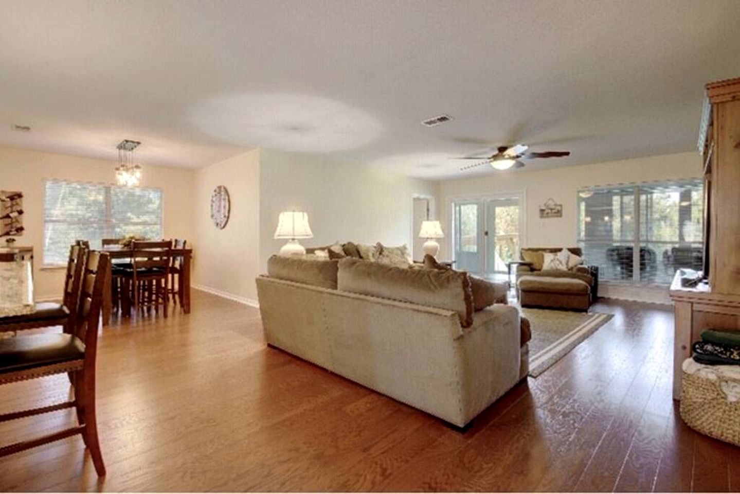 Pet-Friendly Cabin on the Banks of the Colorado River in Bastrop, TX