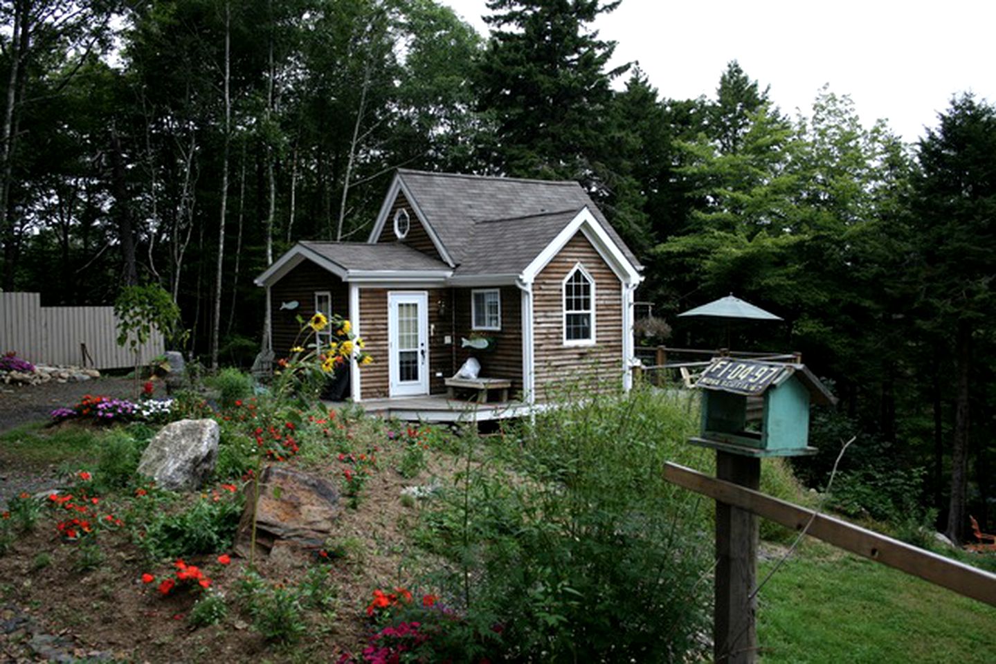 Cabins (Bridgewater, Nova Scotia, Canada)