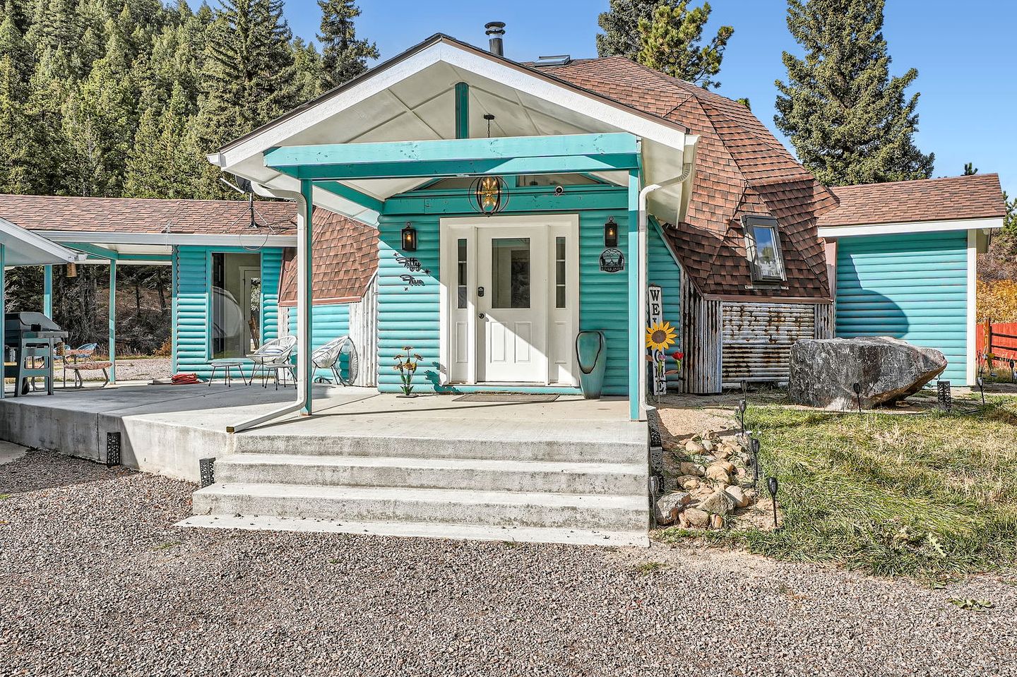 Riverside Mountain Dome with Luxurious Amenities in Bailey, Colorado