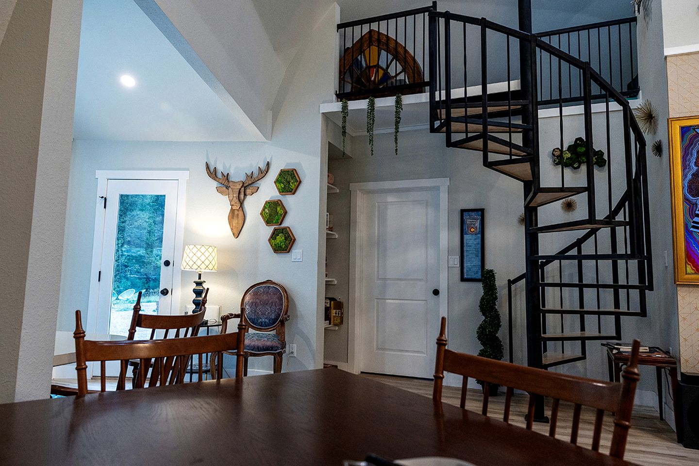 Riverside Mountain Dome with Luxurious Amenities in Bailey, Colorado