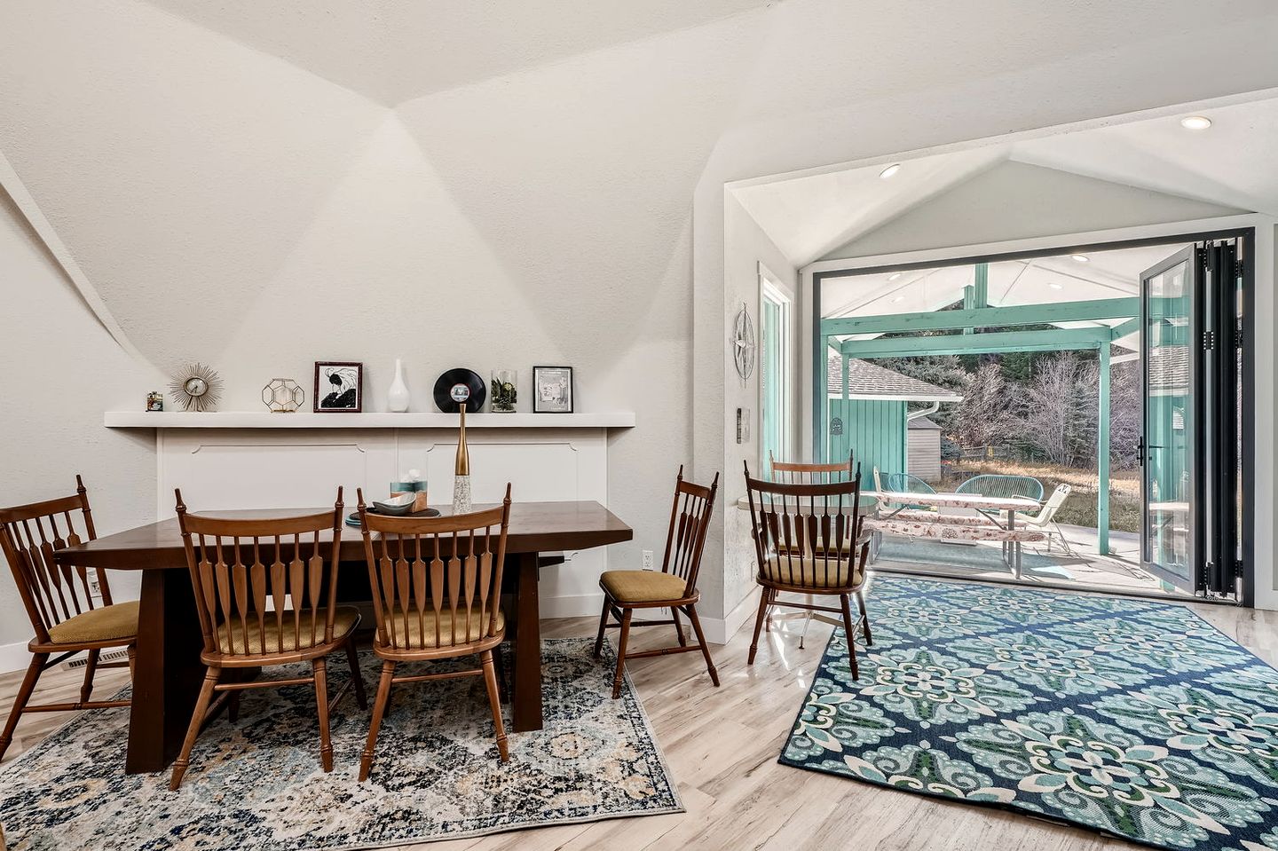 Riverside Mountain Dome with Luxurious Amenities in Bailey, Colorado