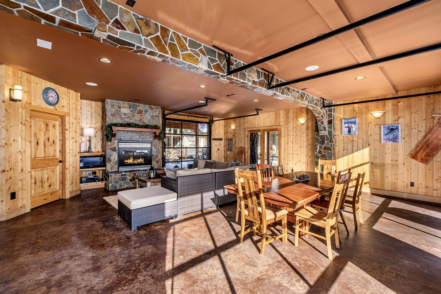 Riverfront Cabin with Modern Loft Interior in Leavenworth, Washington