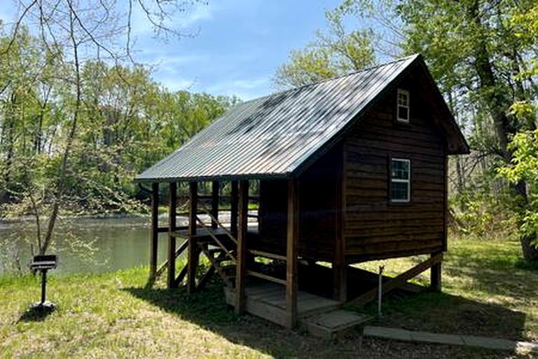 Cabins (United States of America, Belfast, Maine)