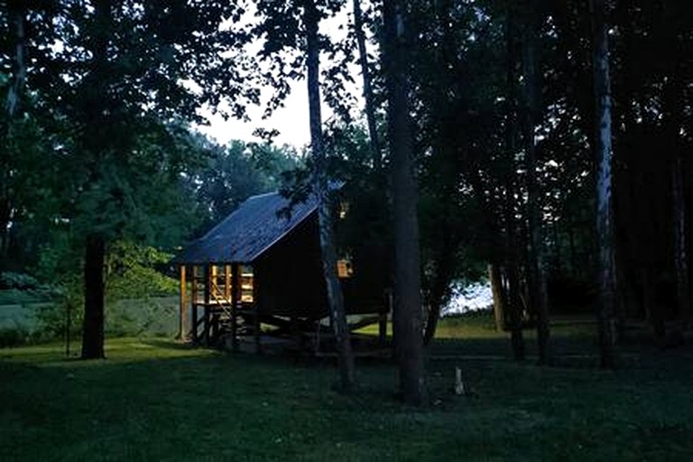 Cabins (United States of America, Belfast, Maine)
