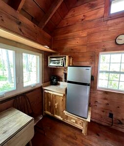Cabins (United States of America, Belfast, Maine)