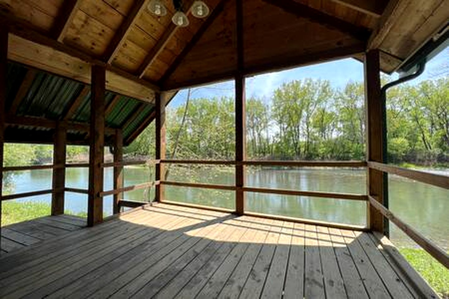 Secluded Riverside Cabin Retreat for 2 in Belfast, NY
