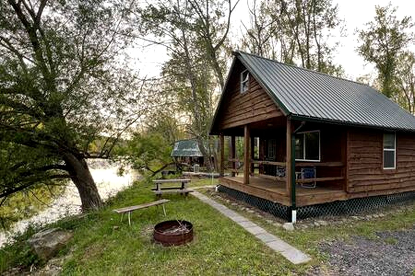 Secluded Riverside Cabin for 8 in Belfast, NY with Rustic Amish-Built Retreat