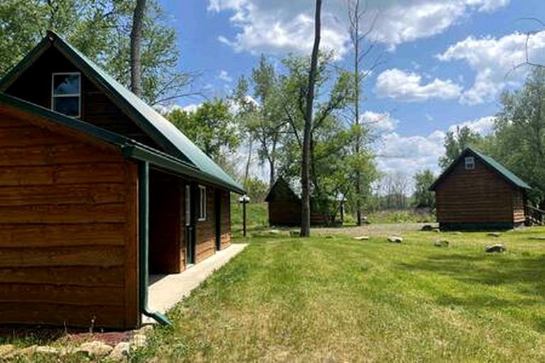 Cabins (United States of America, Belfast, Maine)