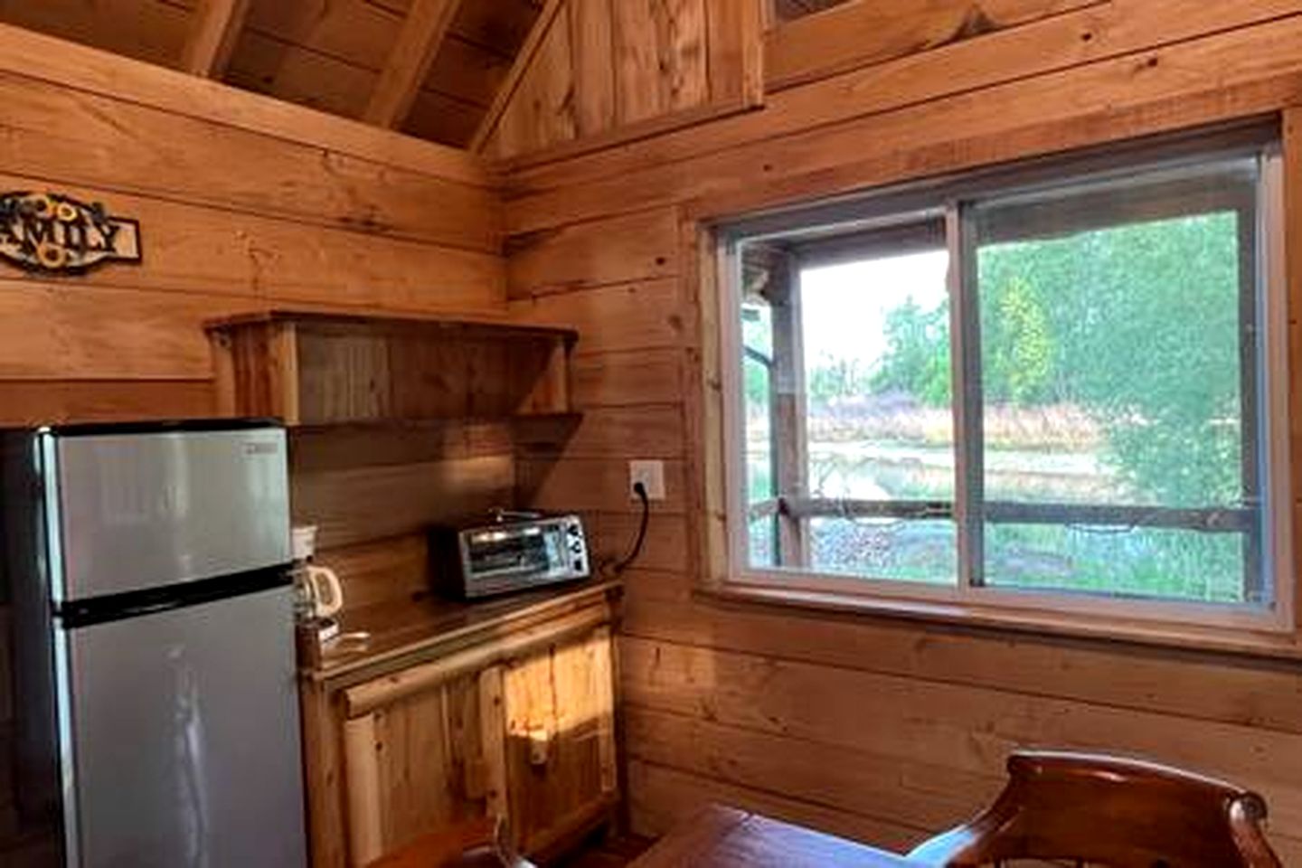 Secluded Riverside Cabin for 8 in Belfast, NY with Rustic Amish-Built Retreat