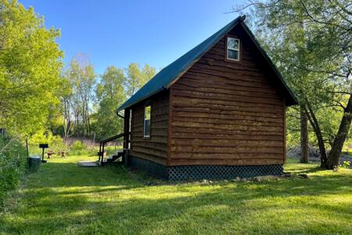 Off-Grid Riverside Cabin in Belfast, NY that Sleeps 8 and Perfect Nature Escape