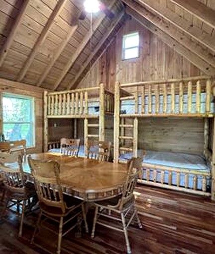 Cabins (United States of America, Belfast, Maine)