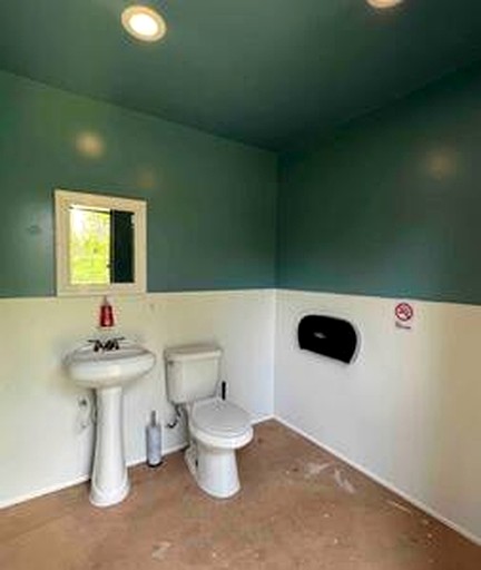 Cabins (United States of America, Belfast, Maine)