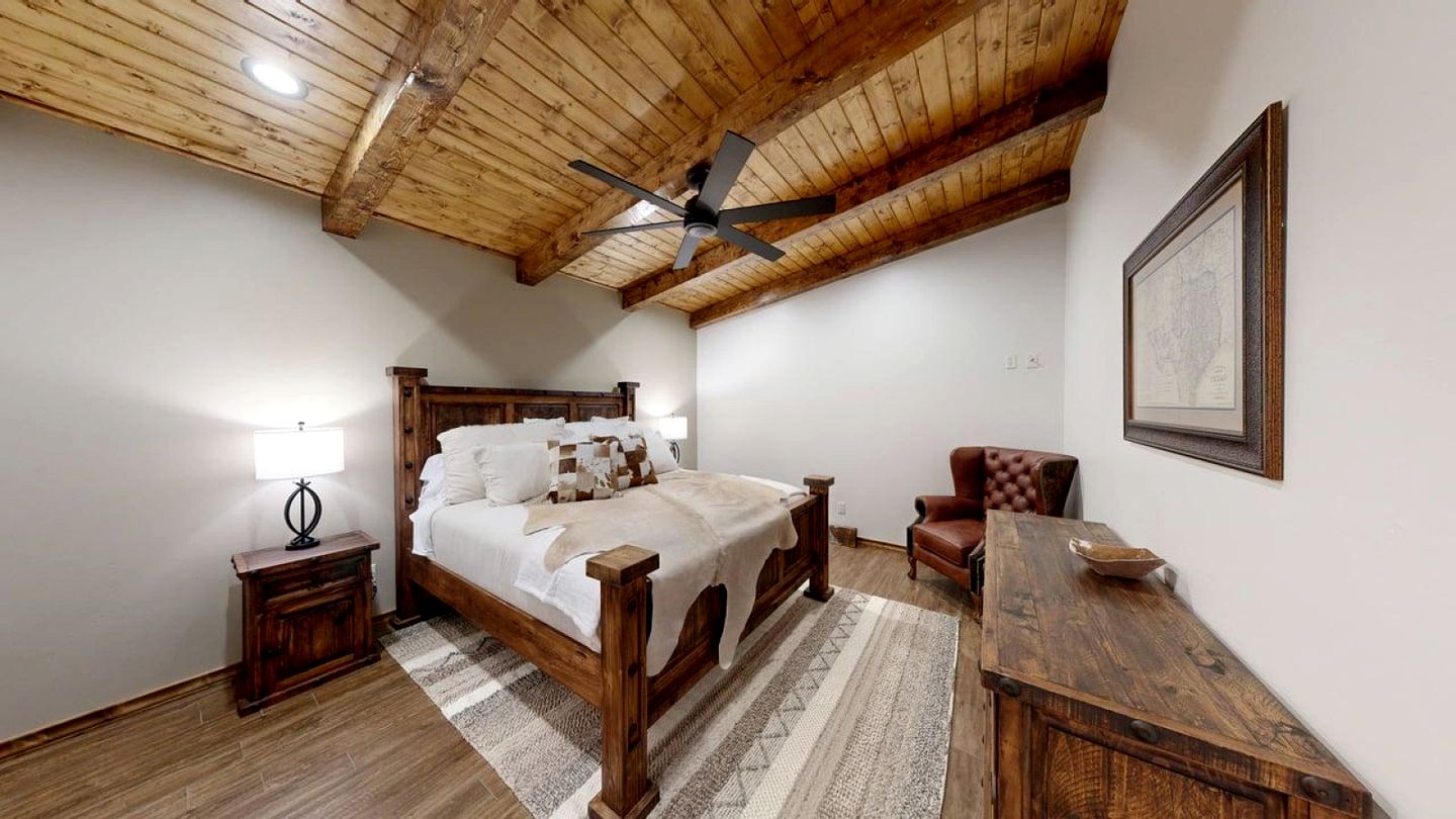 Tranquil Riverfront Retreat with Pool Table and Firepit near the Brazos River in Riverside, Texas