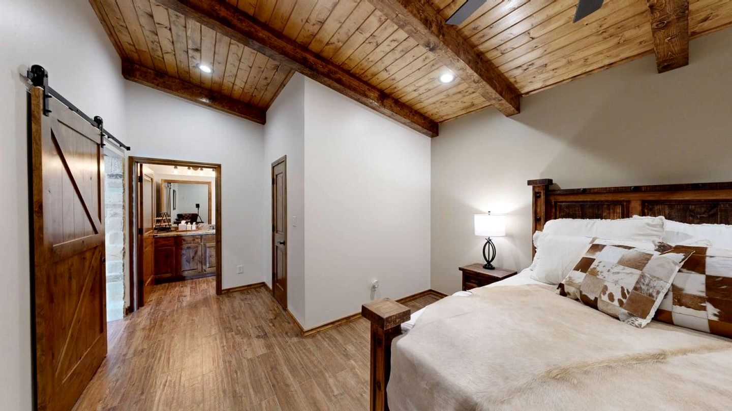 Tranquil Riverfront Retreat with Pool Table and Firepit near the Brazos River in Riverside, Texas