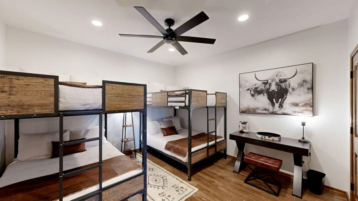 Tranquil Riverfront Retreat with Pool Table and Firepit near the Brazos River in Riverside, Texas