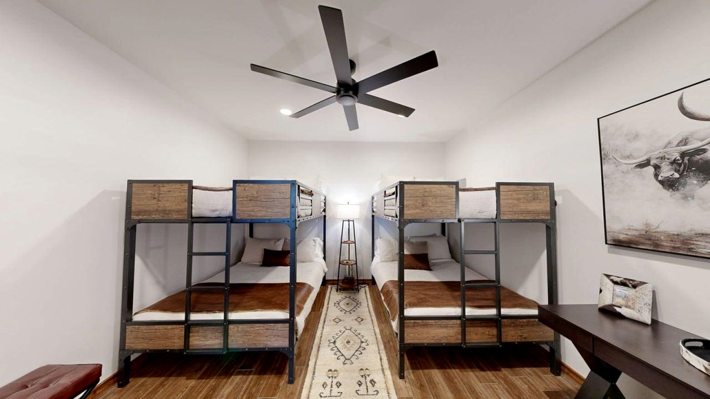 Tranquil Riverfront Retreat with Pool Table and Firepit near the Brazos River in Riverside, Texas