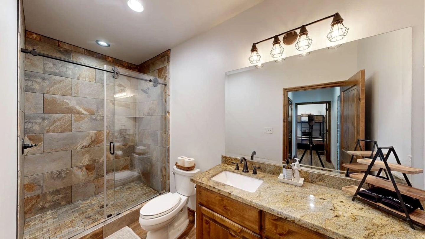 Tranquil Riverfront Retreat with Pool Table and Firepit near the Brazos River in Riverside, Texas