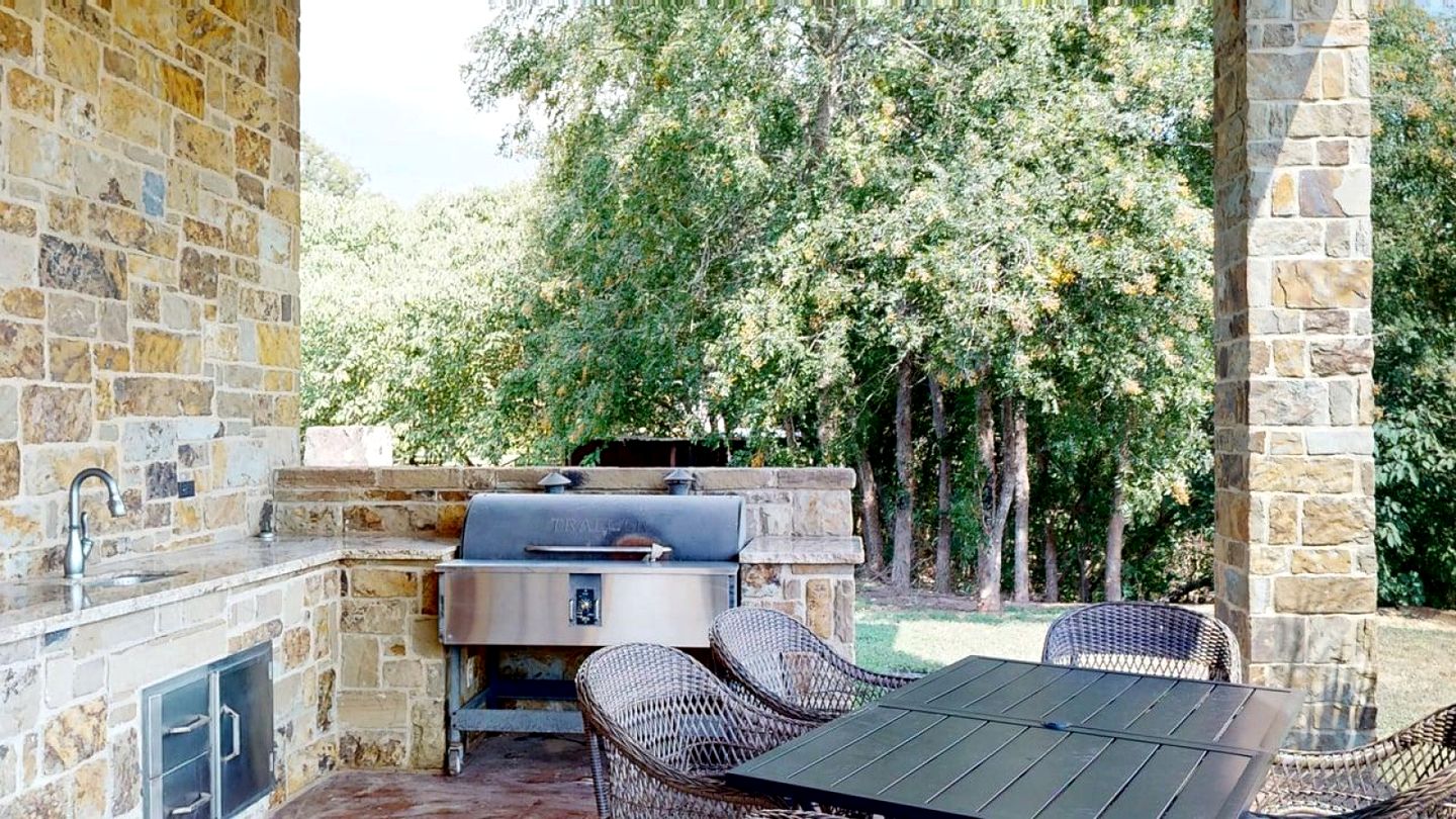 Tranquil Riverfront Retreat with Pool Table and Firepit near the Brazos River in Riverside, Texas