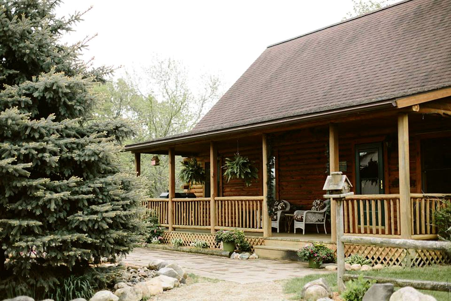 Riverside Log Cabin Perfect for a Secluded Getaway near Kalamazoo, Michigan