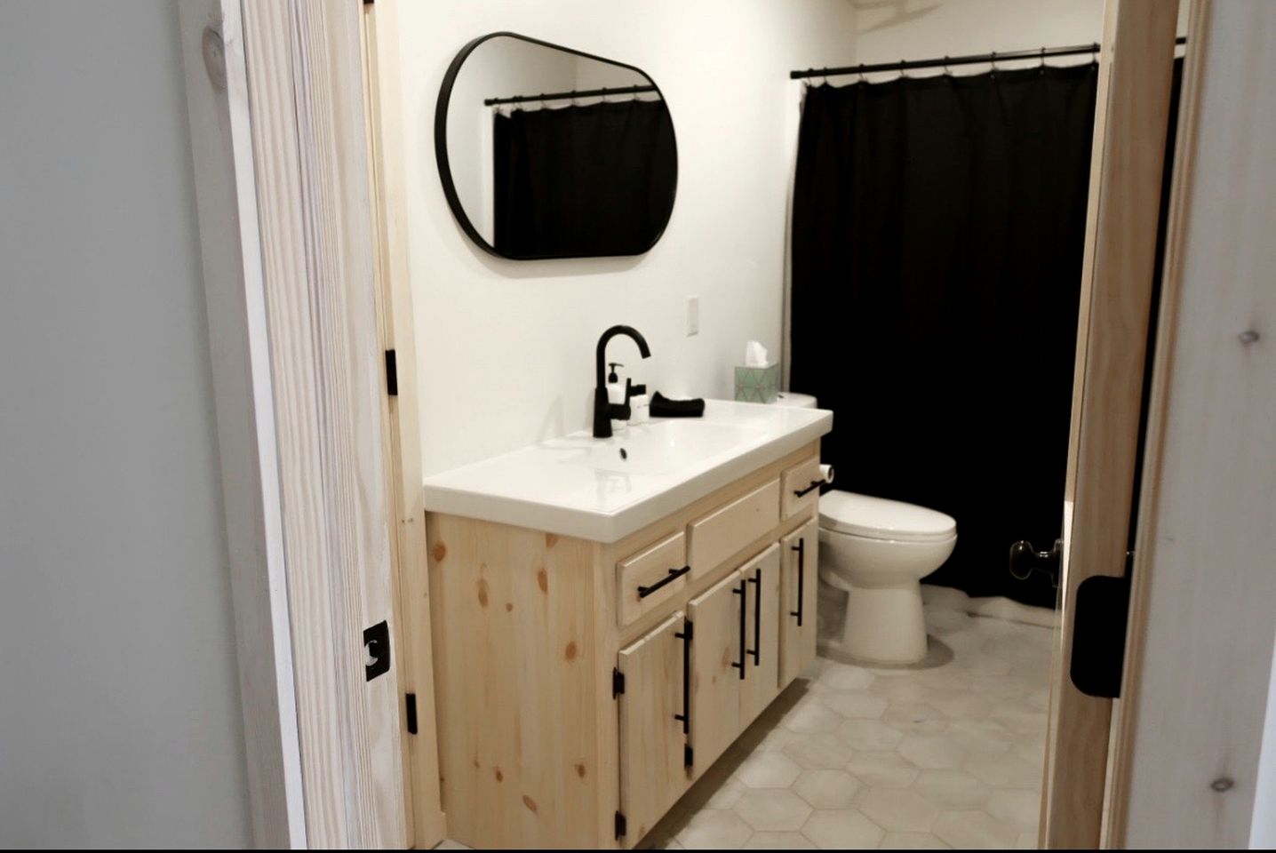 Riverside Retreat: Unwind in a Cabin with Private Steam Sauna on the Pine River