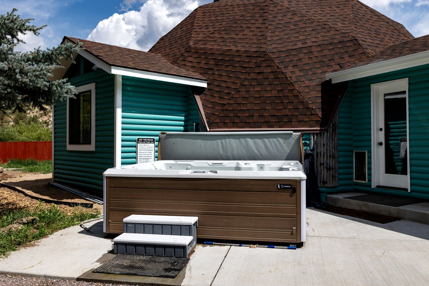 Cozy Riverside Tiny Home with Hot Tub & Sauna near Gold Medal River in Bailey, Colorado