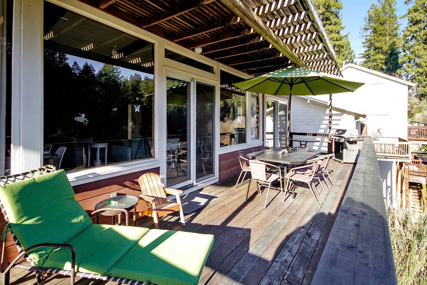Fascinating Riverfront Cottage with Ping Pong Table in Guerneville, California