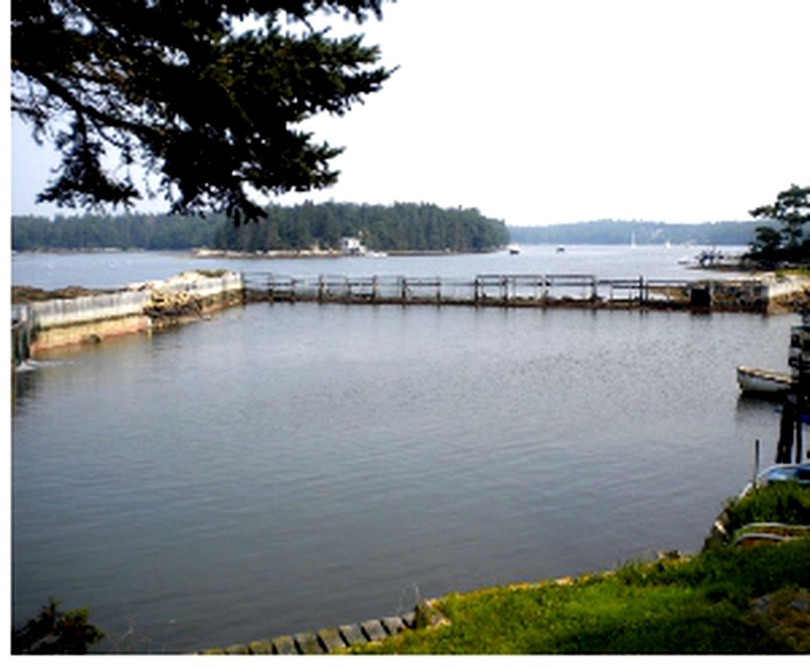 Waterfront Winter Cabin on Johns Bay in South Bristol, Maine