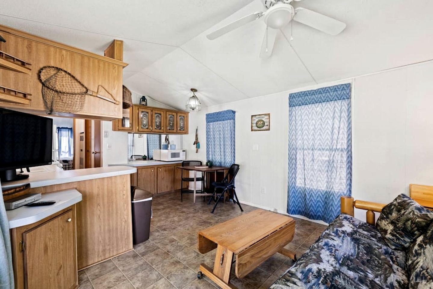 Gorgeous Tiny House with Stunning Lake Sights in Sylva, North Carolina