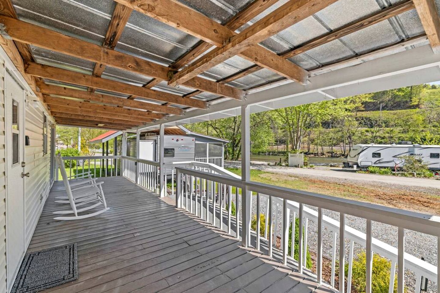 Gorgeous Tiny House with Stunning Lake Sights in Sylva, North Carolina