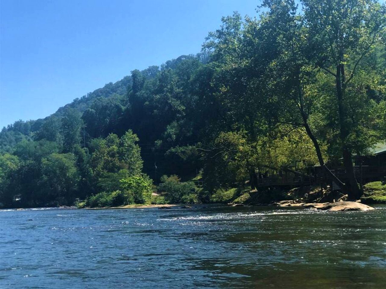 Gorgeous Tiny House with Stunning Lake Sights in Sylva, North Carolina