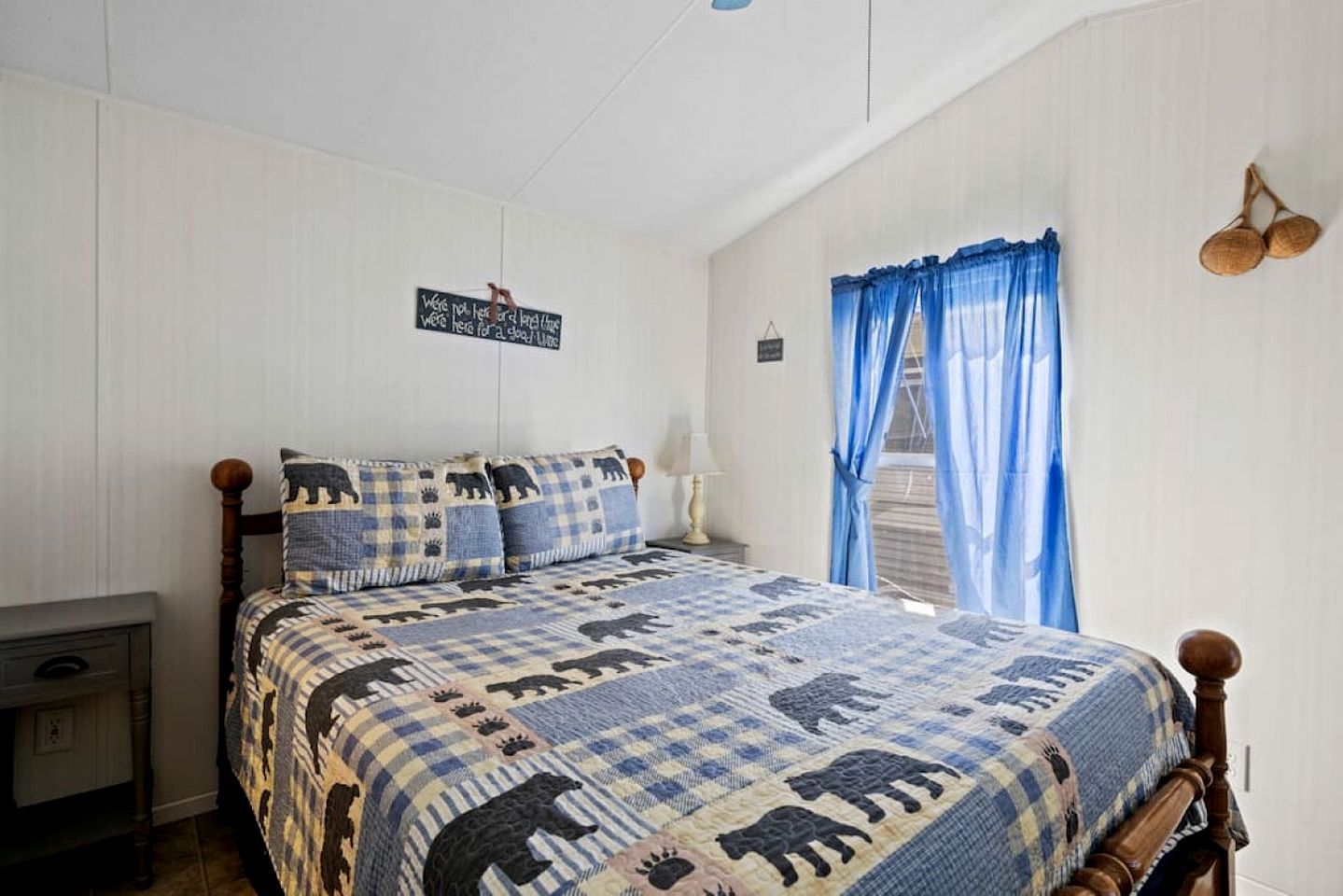 Gorgeous Tiny House with Stunning Lake Sights in Sylva, North Carolina